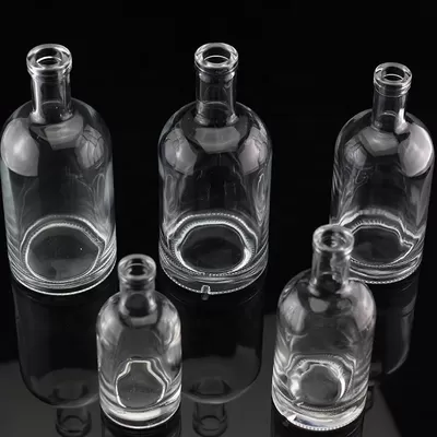 Glass base material vodka glass bottles, different sizes, suitable for breweries