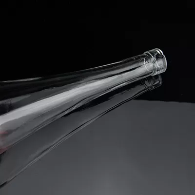 Conical screen-printed vodka and whisky glass bottle, 750 ml, containing super flint glass