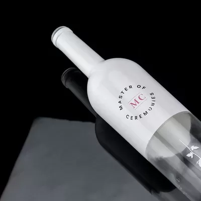 Custom 750ml white spray-painted whisky and vodka empty glass bottle with cork stopper