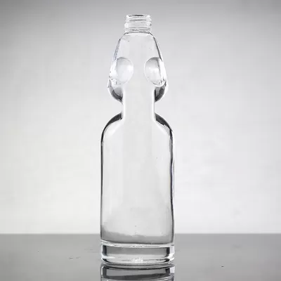 A thirst bottle with screen printing and 750 ml glass material