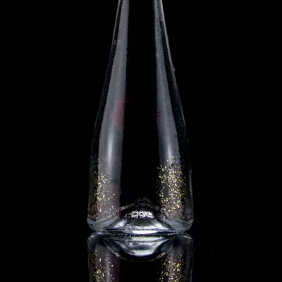 Conical screen-printed vodka and whisky glass bottle, 750 ml, containing super flint glass