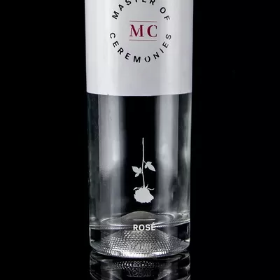 Custom 750ml white spray-painted whisky and vodka empty glass bottle with cork stopper