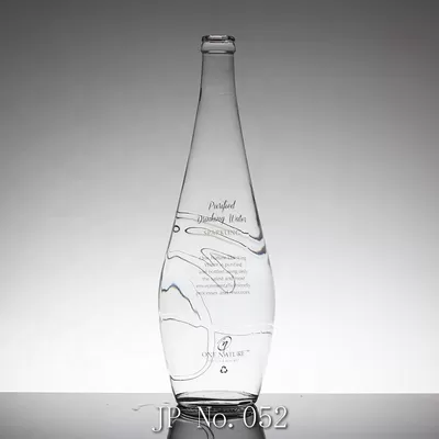 Transparent glass tall and thin beverage bottle, suitable for long-necked white spirits and fruit wines