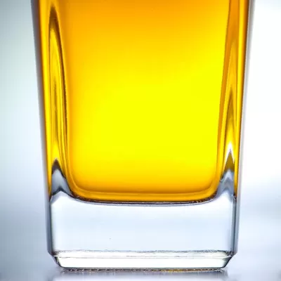 700ml square juniper bottle, cork finish, thick bottom, made of additional flint glass