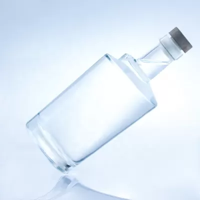 The collar material is a 750ml twisted glass bottle, suitable for transparent or customized use
