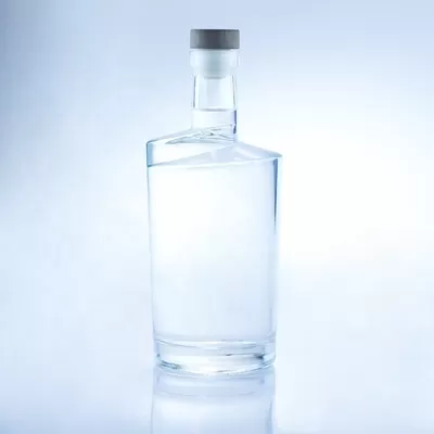 The collar material is a 750ml twisted glass bottle, suitable for transparent or customized use