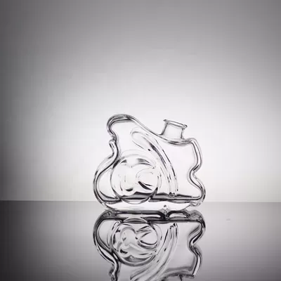 Exquisite perfume glass bottles can accept logos and come with custom-shaped empty bottles