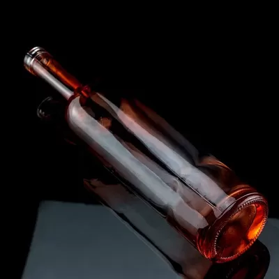 Red 750ml agave glass bottle coated, unique design and cork stopper