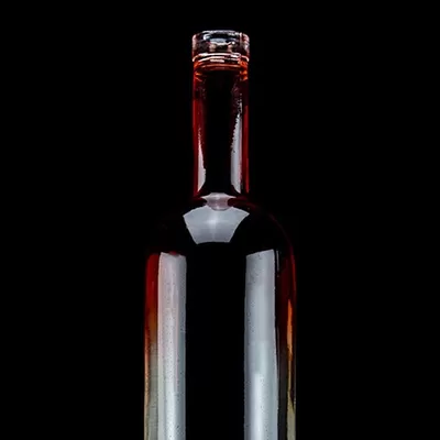 Red 750ml agave glass bottle coated, unique design and cork stopper